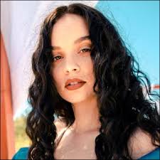 Sabrina Claudio Latest News, Bio, Profile, Album, Movie and Photo.