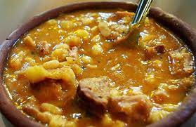 Se lavan 400 gramos de maíz blanco pelado con agua fría y se mete en una olla grande. Como Hacer El Locro Mas Sabroso En Tan Solo 6 Pasos Semanario Extra