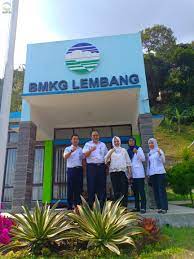 Badan meteorologi klimatologi dan geofisika (bmkg) menyebut gempa terjadi pada pukul 22.47 wib. Kunjungan Kepala Bmkg Di Bandung Bmkg