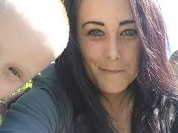 Amanda Coen's Instagram, Twitter & Facebook