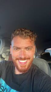 Hey everyone! 👋 My name's Mo, I'm 25 years old and currently pursuing my  MBA degree here in Denver. I'm looking for a room, apartment or shared  place in Denver or nearby