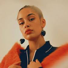 Too far in it, too far gone she knows what's in it, she knows what's wrong she just can't quit it, her heart's so numb hurts to live it but worse to run. Chords Jorja Smith Addicted Chords On Piano Ukulele