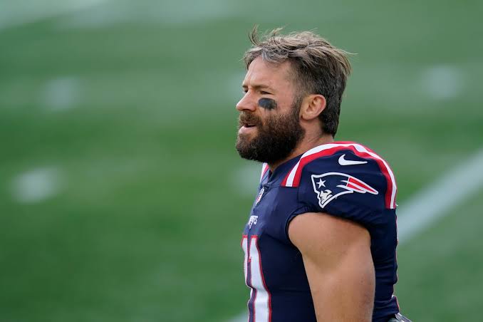 Julian Edelman inactive, Damien Harris out for Sunday's game vs. Dolphins -  The Boston Globe