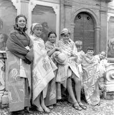 The 7 Children All Bundled Up On The Set Of The How Could I Not Love Julie Andrews Sound Of Music Movie Sound Of Music Musical Movies