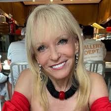 🏆 Honoring a Community Hero! This year, we are proud to present the Lee &  Bob Peterson Legacy Award to Elisabeth Waters, a champion for mental health  and a steadfast advocate for