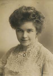 Eleanor Pierce, stage actress (SAYRE 7629)