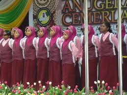 Ia dituturkan oleh lebih dari 280 juta orang sebagai bahasa pertama, yang mana sebagian besar tinggal di timur tengah dan afrika utara. Kalam Jamaie Skss1 Home Facebook