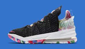 La amortiguación combinada en la planta del pie le permite usar su fuerza para impulsarse a toda velocidad. Nike Lebron 18 James Gang Release Date Cq9283 002 Sole Collector