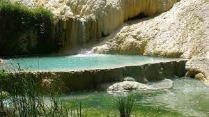 Bagni san filippo è una piccola ma suggestiva località termale in provincia di siena, posta a 524 m. Die Heissen Naturquellen Bei Bagni San Filippo