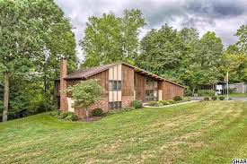 Equestrian Estate For Sale In York County Pennsylvania Unique Custom Built Home With Multi Level Living P Equestrian Estate Custom Build Custom Built Homes