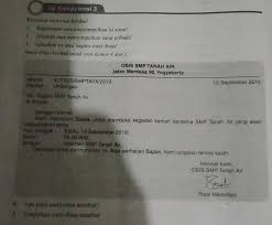 Menulis surat pribadi harus menyertakan salam pembuka, kalimat pembuka paragraf, dan surat pribadi dan surat dinas. 1 Cara Menyimpulkan Isi Surat2 Cara Menyimpulkan Surat Pribadi3 Isi Bagian Surat Dinas4 Jenis Brainly Co Id