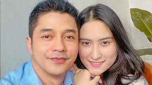 Banyaknya kasus nikah siri membuat masyarakat seringkali bertanya apakah yang dimaksud dengan nikah siri dan bagaimanakah hukumnya dalam. 5 Artis Menikah Saat Pandemi Virus Corona Ada Yang Tak Gelar Resepsi
