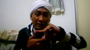 Di sebuah gua atau pohon besar, sedang berkumpul dan berbincang santai asyik sebuah keluarga jin atau makhluk halus ilmu tarik pusaka atau ilmu menarik pusaka alam gaib juga termasuk kajian dalam belajar ilmu gaib paranormal. Ilmu Tarik Duit By Hikmah Wali Official