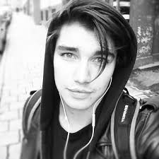 Anton ewald är nygift, har donerat pengar till drogförebyggande verksamhet och är redo att jobba med musiken i los anton ewald: Anton Ewald Foraldrar Anton Ewald Discography Songs Discogs