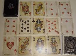 Se utiliza la baraja inglesa para jugar al póker, la cual cuenta con 52 cartas y dos comodines, estas 52 cartas que están divididas en 4 figuras: Baraja De Cartas De Poker Red Dead Redemption Sold Through Direct Sale 193943987
