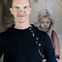 Kyle Hailey's Instagram, Twitter & Facebook