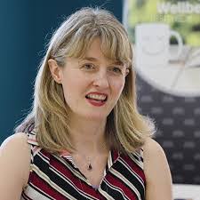 Kim Dryden's Instagram, Twitter & Facebook