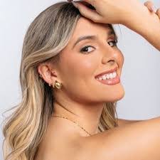 Lorena Barrios's Instagram, Twitter & Facebook