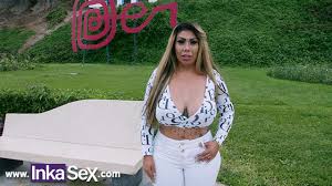 Una MILF Messicana Dispersa in Perù Viene Aiutata Da un Giovane Con un  Grosso Cazzo e Finisce per Es - Pornhub.com