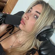 Prettier by Aidan Ash. OUT NOW 💐🌷🫶🏼💋 #music #sing #artist #explorepage  #newmusic