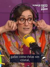 Ana Morgade y sus gafas sin cristales