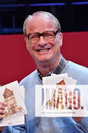 Tom Gerhardt at the Dinner fuer Spinner theater premiere