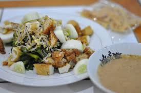 Memiliki pengalaman pendidikan di bidang tata boga dan. Apa Bedanya Gado Gado Betawi Dan Surabaya