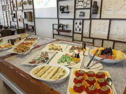 If you're wondering if you should eat street food in dubai or go for regular restaurants in dubai, i recommend mixing it up and going for both. Zaman Awal Restaurant Restaurants Bars In Umm Hurair 2 Dubai