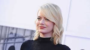 Emma stone stepped out with a platinum blonde hairstyle that has been compared to taylor swift's new look. Wie Man Die Besten Emma Stone Frisuren Bekommt Balayage Strahnchen
