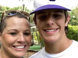 Fundraiser for Lindsay Swords by Karen Beckham Pillow : Helping Lindsay  through Beating Breast Cancer!