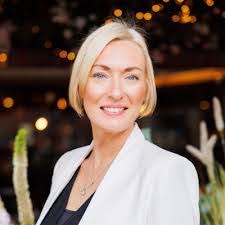 Lesley Foote's Instagram, Twitter & Facebook