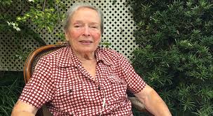 ADOM :: The Virgin s 'dressmaker'