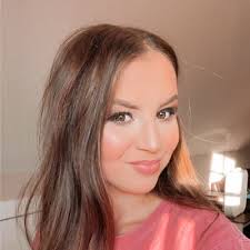 Abbey Cross (@abbeykcross)