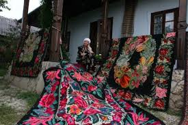 Faima Covorului Moldovenesc In Bumbi A Ajuns Departe De Hotarele țării Peste Oceane Blanket Throw Blanket Comforters