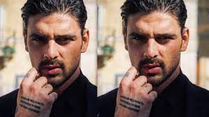 Michele morrone is an italian actor, singer, and guitarist, best known for his role in the 2020 netflix movie 365 days.he was trained in acting at the teatro fraschini di pavia.morrone began his career with theater and then appeared in a few short films, before making his screen debut with the web series second chance in 2011. Naik Daun Karena Film Hot 365 Days Ini Profil 5 Fakta Michele Morrone Pemeran Si Seksi Massimo Halaman 3 Tribunnewsmaker Com