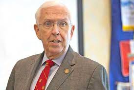 Soldiers reenlist at Painted Rocks, Page 3 2ABCT supports Defender-Europe  20, Page 2 AER kicks off