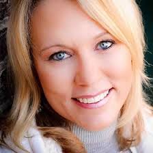 Maura Milner's Instagram, Twitter & Facebook