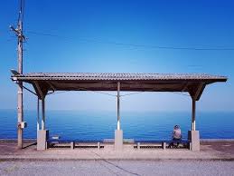 思わず降りてしまう 海に一番近い駅 愛媛県の 下灘駅 が絵になりすぎる 旅時間 下灘 下灘駅 トリップ