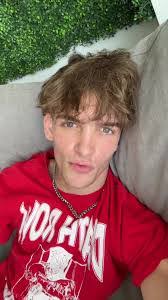 Leo Gates's Instagram, Twitter & Facebook