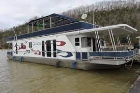 Be your own captain and capture the beauty and the prestige of one of the clearest bodies of water in the country. Houseboat For Sale 2004 Funtime 16 X 68 Widebody 150 000 Sunset Marina On Dale Hollow Lake In Monroe Tennessee House Boat Lake Boat