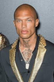Quién es más atractivo, Zayn Malik o Jeremy Meeks? (Sé lo más objetivo  posible, sin tener en cuenta la fama). Creo que la respuesta es clara. :  r/VindictaRateCelebs