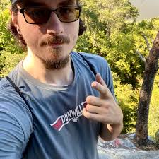 What are some cool lines or challenges to build in a mini crawler course?