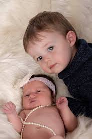 Are there self-pollinating tomato varieties for greenhouse growing?