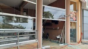 Προς το καπανδρίτι κινείται πλέον η πυρκαγιά που ξέσπασε το μεσημέρι στους πρόποδες της πάρνηθας, πέρασε από τη δροσοπηγή, το κρυονέρι, έφτασε στις. Kapandriti Anatina3an To Idio Atm Gia Deyterh Fora Se E3i Mhnes E8nos