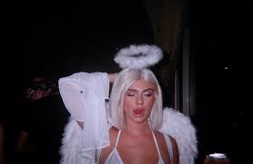 Makeup Hair Baddie And Soft Image 7036868 On Favim Com Baddie angel halloween cropped gif. makeup hair baddie and soft image