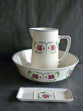 Faience Longwy Decor Relief Ensemble Toilette Broc Vasque Porte Savon Vaisselle Vintage Porcelaine Vintage Porte Savon