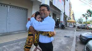 Kau menjadi imam dan aku makmummu. Sinopsis Drama Ku Cinta Kau Seorang Sensasi Selebriti