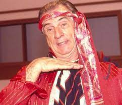 Seu personagem mais importante, como todos sabem, foi o seu peru, da escolinha, desde a primeira fase do programa, no ar em 1990. Z2iaczi6fuvbfm