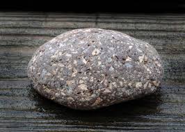 Using metal detectors you can find interesting things like jewelry, toys and coins. Identifying The Rocks Of Lake Michigan Geode Septarian Agate And More Owlcation