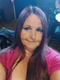 Hey 28. Virgo. Favorite color is pink